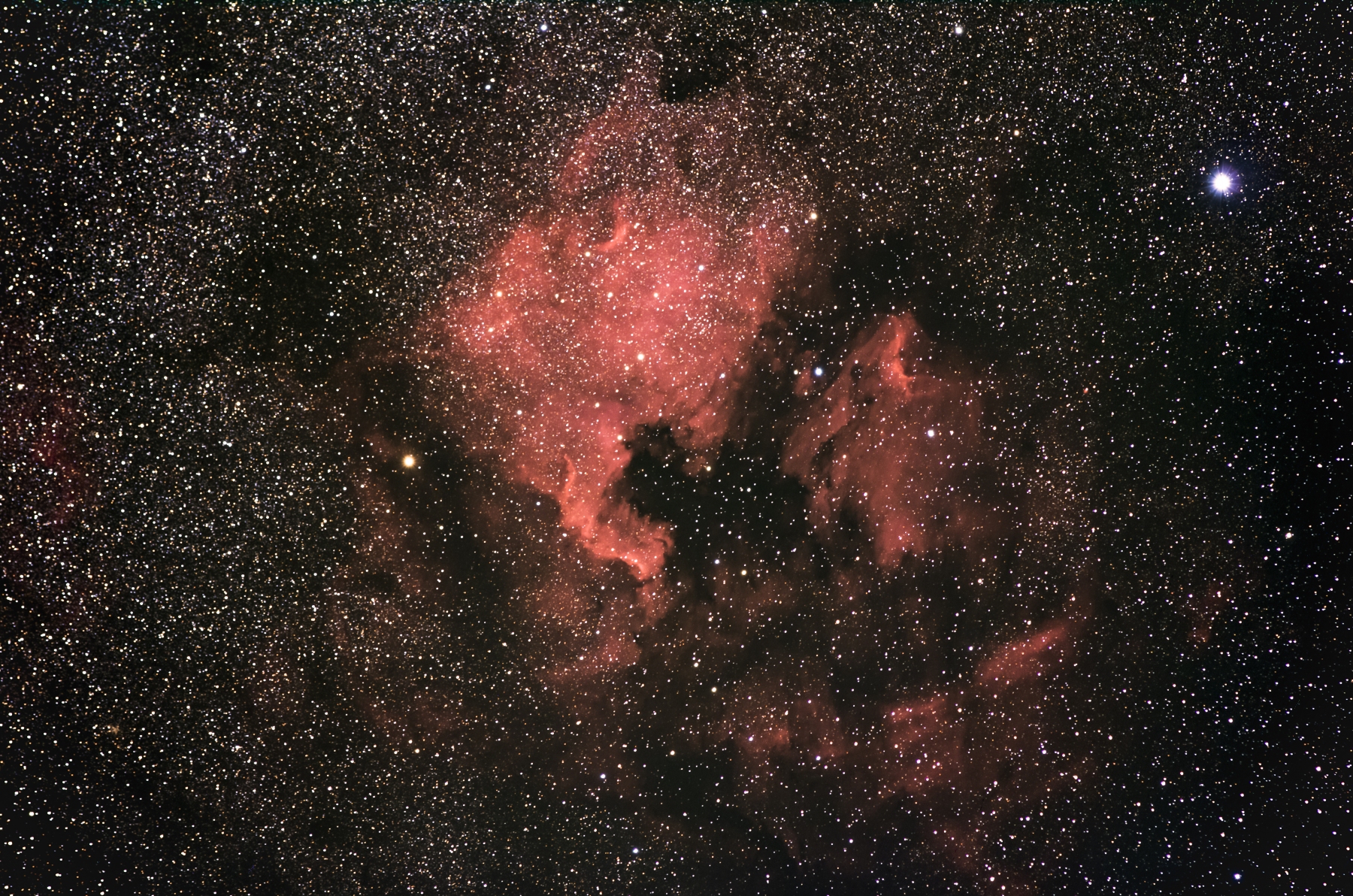 NGC7000-200mm-f4-Nordamerikanebel_Pelikannebel